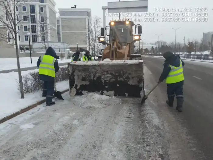 Снегопад в Астане: последствия для транспортной инфраструктуры и безопасность горожан {city2}