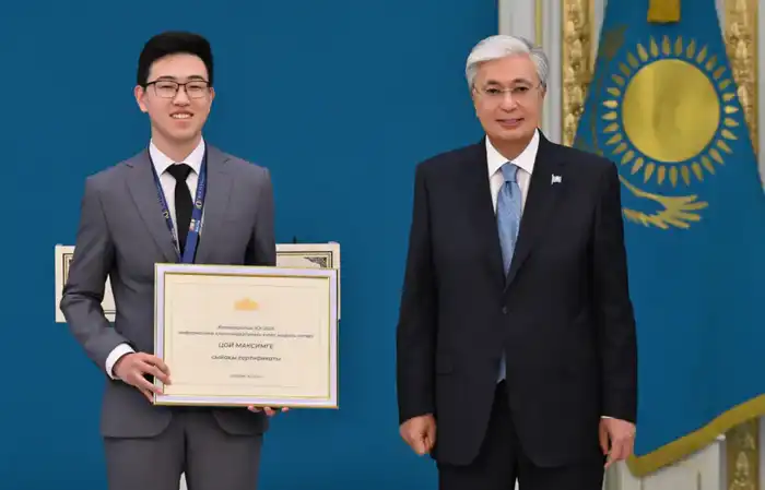 Максим Цой: серебро для Алматы на IOI {city2}