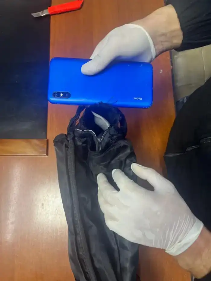 Департаменту уголовно-исполнительной системы по Актюбинской области, была пресечена попытка незаконного проноса запрещённого предмета на территорию учреждения. (2)