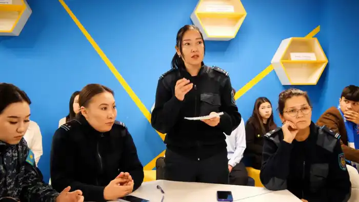 Интеллектуальную игру по обеспечению правопорядка провели среди столичных школьников (9)