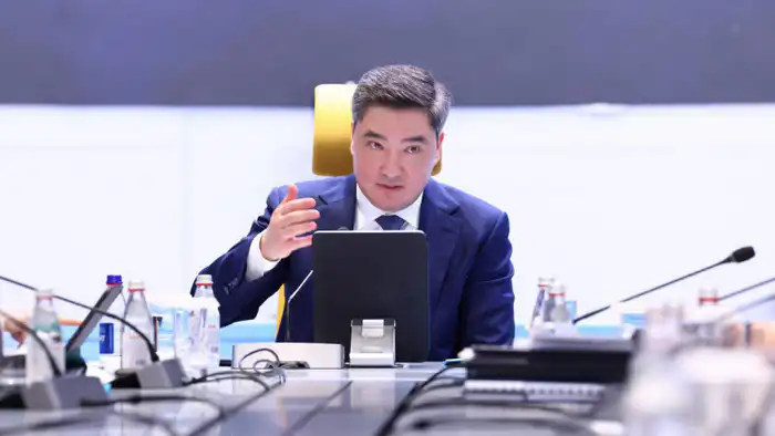 Премьер-министр Олжас Бектенов обсудил с экономическими экспертами меры по развитию экономики и налоговой реформе, а также напомнил о возможности закрыть долги по налогам без штрафов до 1 апреля. {city2}