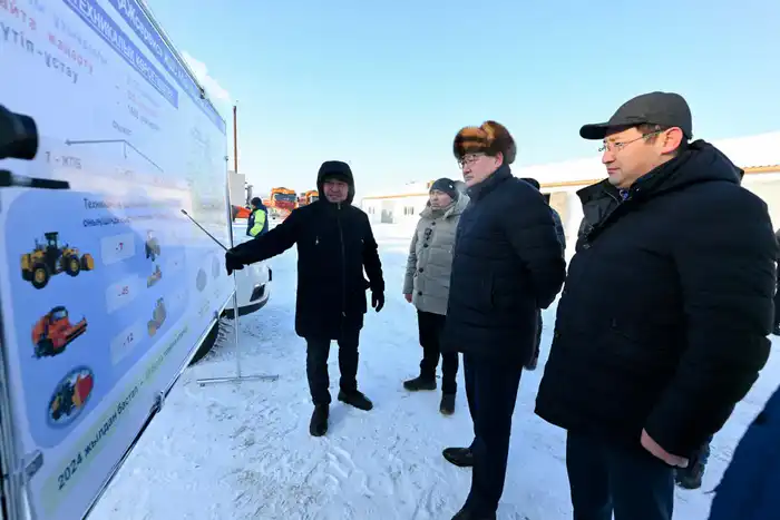 Аким области ознакомился с работой дорожного эксплуатационного участка в Бескарагайском районе (2)