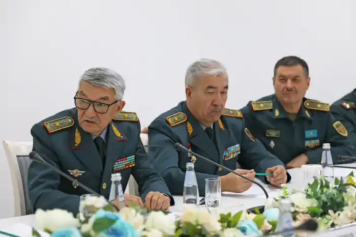 Обсуждение современных подходов к военно-патриотическому воспитанию молодежи в Астане {city2}