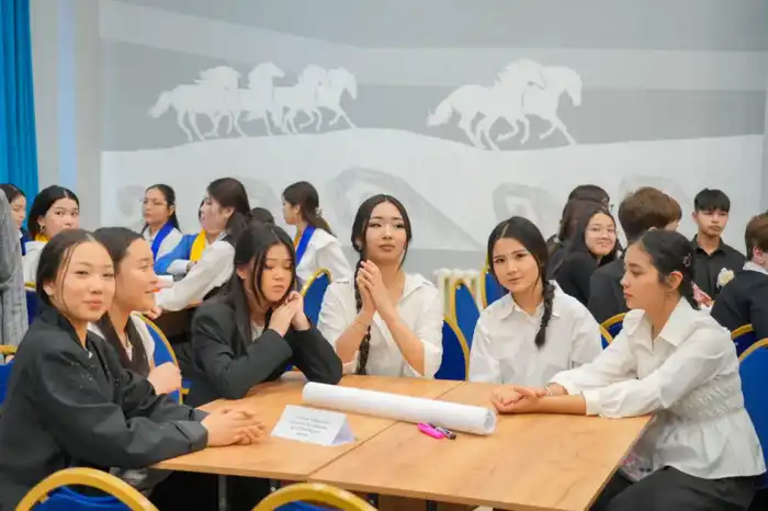 «Закон и порядок»: конкурс по правовой грамотности провели среди столичных школьников (4)