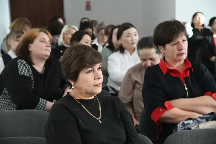 В Астане прошла встреча с родителями о правовой грамотности в налогах {city2}