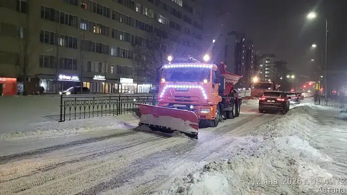 Почти 50 тысяч кубометров снега вывезли за день из Астаны (3)
