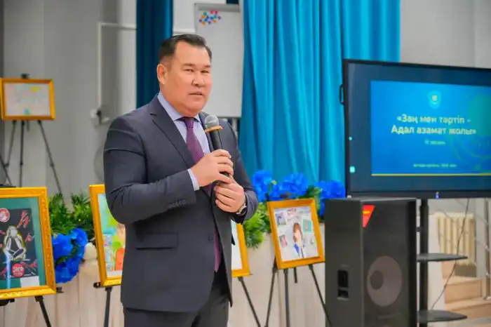 «Закон и порядок»: конкурс по правовой грамотности провели среди столичных школьников {city2}