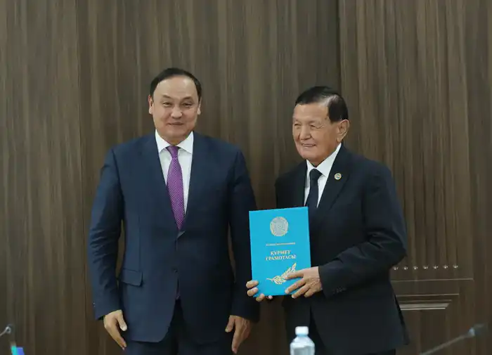 Аким Жамбылской области встретился с представителями гражданского общества (4)