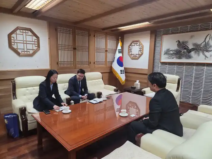 Представитель КГД МФ РК встретился с директором Таможни аэропорта Инчхон (2)