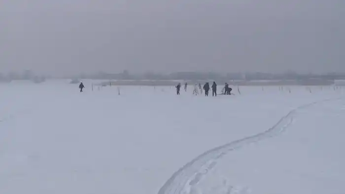 Чтобы рыба пережила зиму: на водоёмах Карагандинской области проводят противозаморные работы (10)