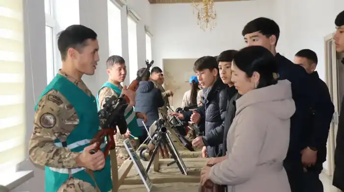 Министерство обороны проводит в южных регионах акцию «Біртұтас ел – біртұтас жер» для допризывной молодежи (5)