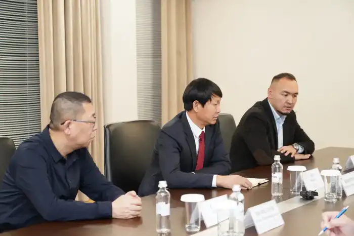 ТУРКЕСТАН: В ЖЕТЫСАЕ ИНОСТРАННЫЕ ИНВЕСТОРЫ УСПЕШНО РЕАЛИЗУЮТ ПРОЕКТ ПО РАЗВИТИЮ АГРОПРОМЫШЛЕННОГО КОМПЛЕКСА (2)