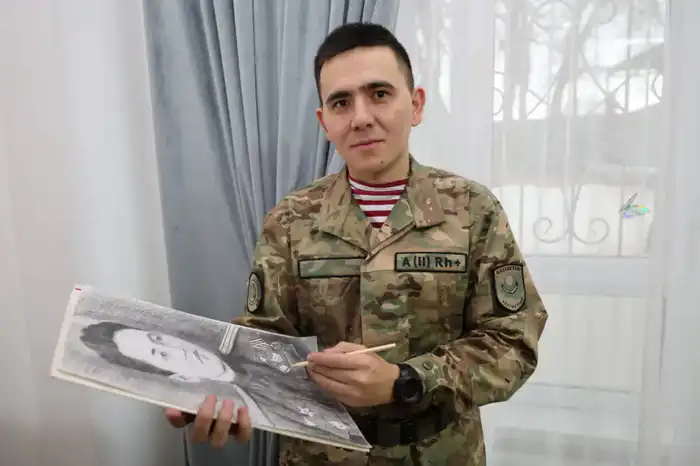 Герои на холсте: военнослужащий нарисовал портреты для музея Национальной гвардии (4)