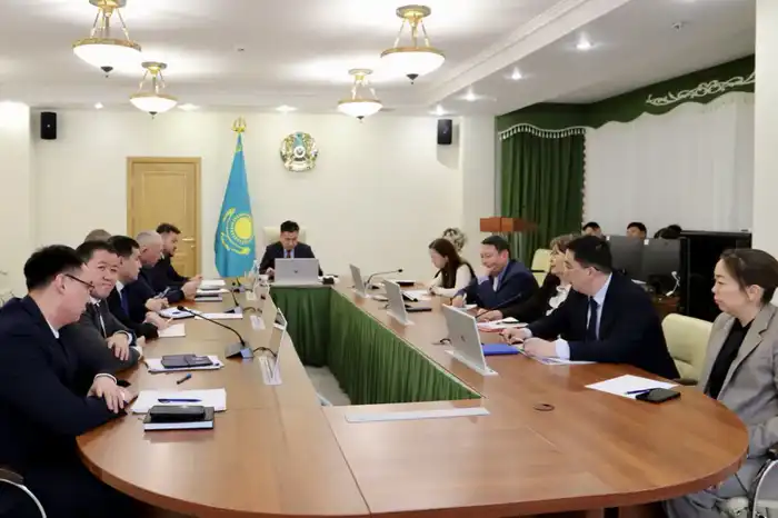 Обсуждение обновления Национальной системы квалификаций в Минтруда: влияние на рынок труда и профессиональные стандарты {city2}