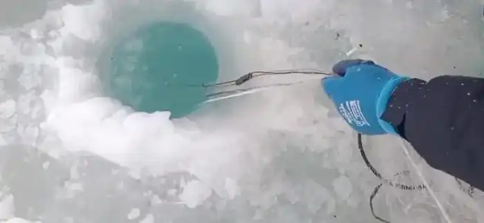 Бухту Бертыс на озере Балхаш очистили от 6 километров браконьерских сетей (2)