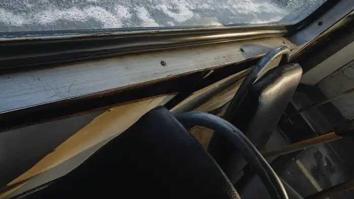 корпус трамвая буквально расходится по швам, Усть-Каменогорск