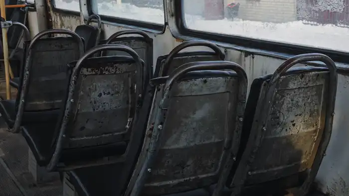Облезлые сидения в трамвае №3, Усть-Каменогорск