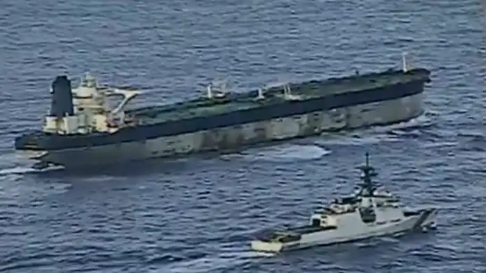 В небе над морем: захват российского танкера Marinera на видео {city2}