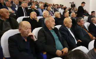 Встреча Ербола Карашукеева с жителями района Т. Рыскулова: новые перспективы для социально-экономического развития