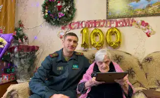 Павлодар: военнослужащие поздравили ветерана с юбилеем