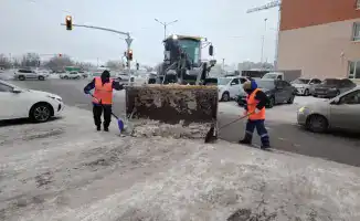 Астана очищается от снега: 1,5 тысячи спецмашин