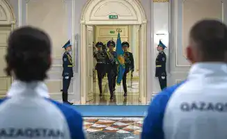 Президент поздравил сборную Казахстана с успешными выступлениями на соревнованиях и вручил флаг команде