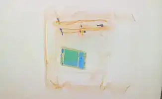 Мобильный телефон не прошёл через решётку изолятора!