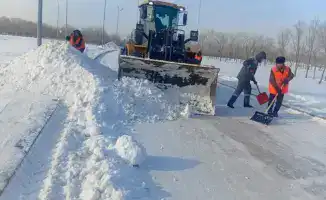 Астана в снежном плену: более тысячи единиц техники сражаются с зимним натиском