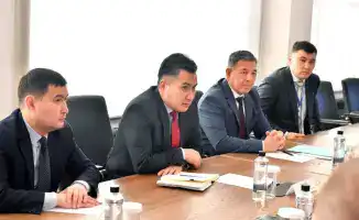 Ертаев обсуждает сотрудничество с Qarmet по охране труда и безопасности на производстве