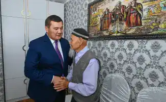 Поздравление ветерана Великой Отечественной войны от акима области