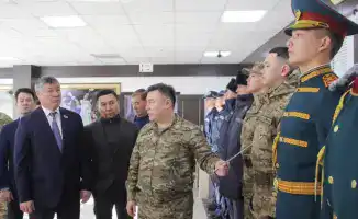 Когда депутаты и военные поют одну песню!