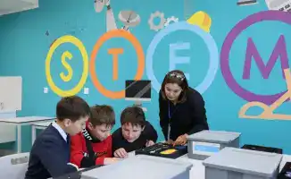 Мост к будущему: Дворец «Кәусар» и Карагандинский технический университет объединяют усилия для профориентации школьников