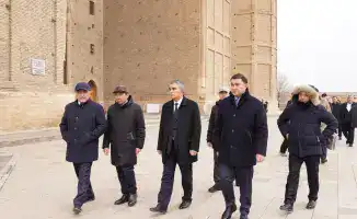 Министры Узбекистана и Казахстана посетили мавзолей Ходжи Ахмеда Ясауи в знак дружбы и единства