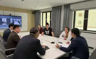 Обсуждение вопросов поддержки отечественных товаропроизводителей и жилищных условий на приёме граждан у Куандыка Кажкенова