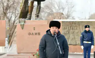 Актобе: память о героине в цветах и словах