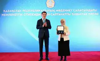 Государственный советник вручил Золотую звезду и орден «Отан» родственникам Бауыржана Момышулы