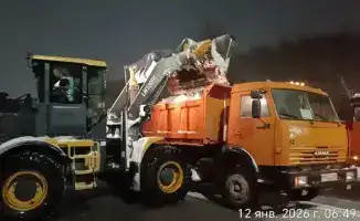 В Астане активно работают более 3 000 дорожных рабочих и около 2 000 единиц спецтехники для уборки снега