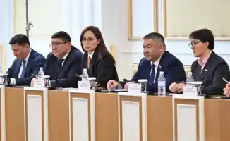 В Казахстане обсуждают возможность введения аналогов пятой поправки США: Уполномоченный по правам человека Артур Ластаев выступил с предложениями на первом заседании Комиссии по конституционной реформе.