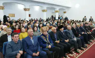 Встреча Ербола Карашукеева с жителями Тараза обсуждение проблем электроснабжения благоустройства и поддержки семьи