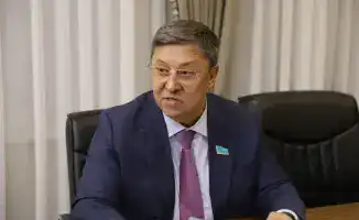 Депутат Сената Амангельды Нугманов обсудил с акимом Асхатом Шахаровым вопросы отопительного сезона и экономического роста в Актюбинской области