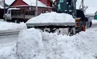 Астана: 1500 единиц техники очищают снег ночью