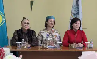 Международное сотрудничество: студенты Астаны создают парфюмерные продукты с эфирными маслами из Вашингтона