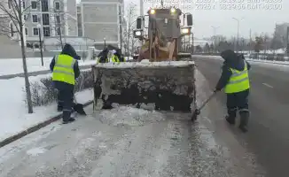 Снегопад в Астане: последствия для транспортной инфраструктуры и безопасность горожан