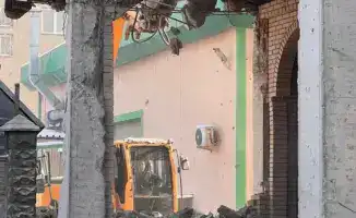 Алматы: снос незаконного здания начался!