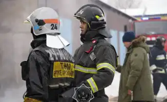 Пламя охватило Астану: спасатели сражаются с огненным вихрем на проспекте Нургисы Тлендиева
