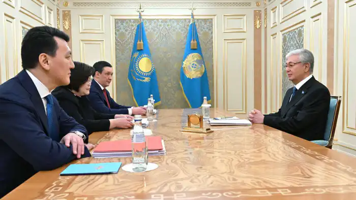 Токаев ознакомился с результатами работы Конституционной комиссии: социальные изменения на горизонте? {city2}