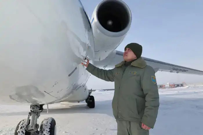 Опытный пилот Национальной гвардии Казахстана: вклад в гуманитарные миссии и безопасность страны {city2}