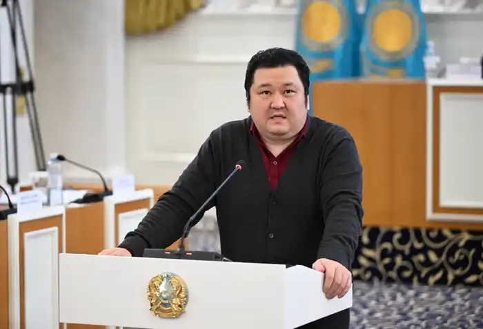 Обсуждение новой Конституции: международный взгляд на изменения в обществе и государстве по мнению политолога Марата Шибутова {city2}