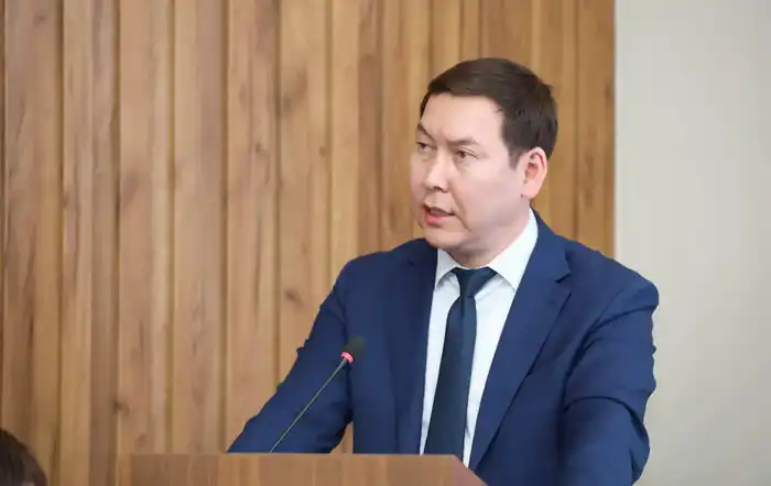 В акимате области рассмотрены вопросы санитарной безопасности, продовольственной стабильности и развития спортивной инфраструктуры (4)