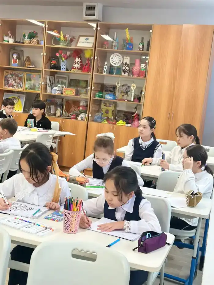 «Светлое будущее без наркотиков»: в Астане прошла выставка рисунков (7)